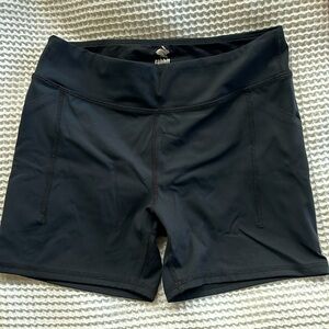 Rabbit running Short tights with pockets